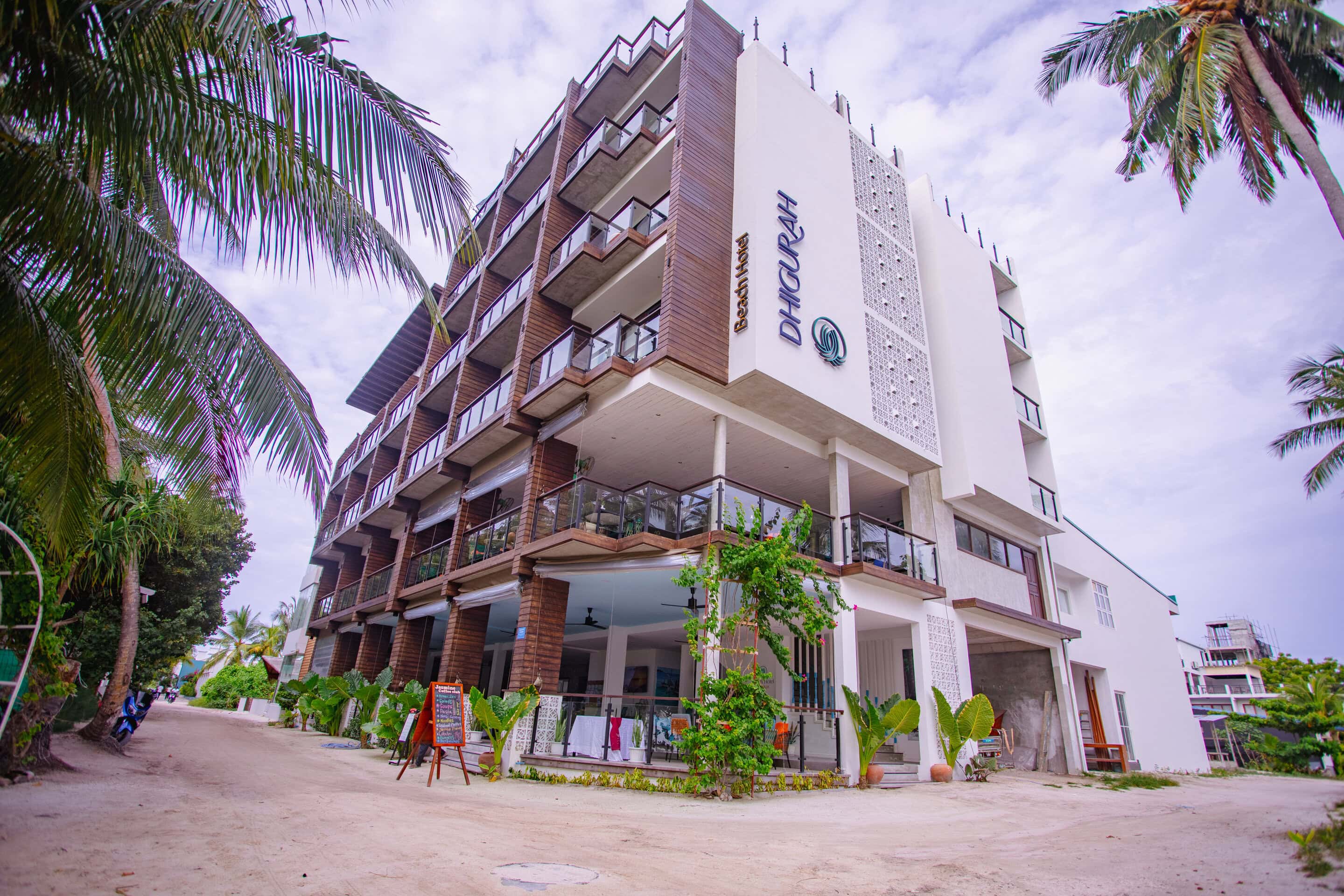 Beach Hotel Dhigurah